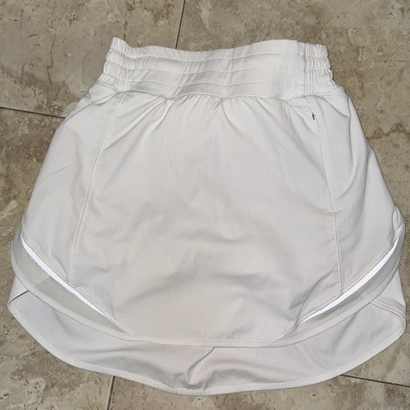 Hotty hot high rise skirt - Picture 3 of 6